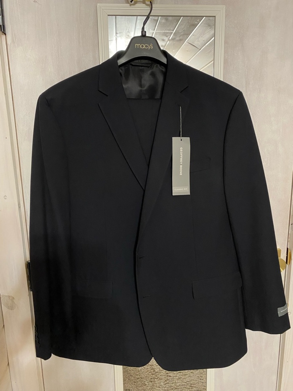 50L 45W Geoffrey Beene Men's Classic Black Suit (Pants Included) NWT!